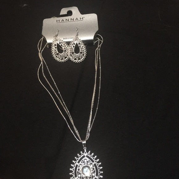 Hannah Necklace and earrings set - Picture 6 of 6